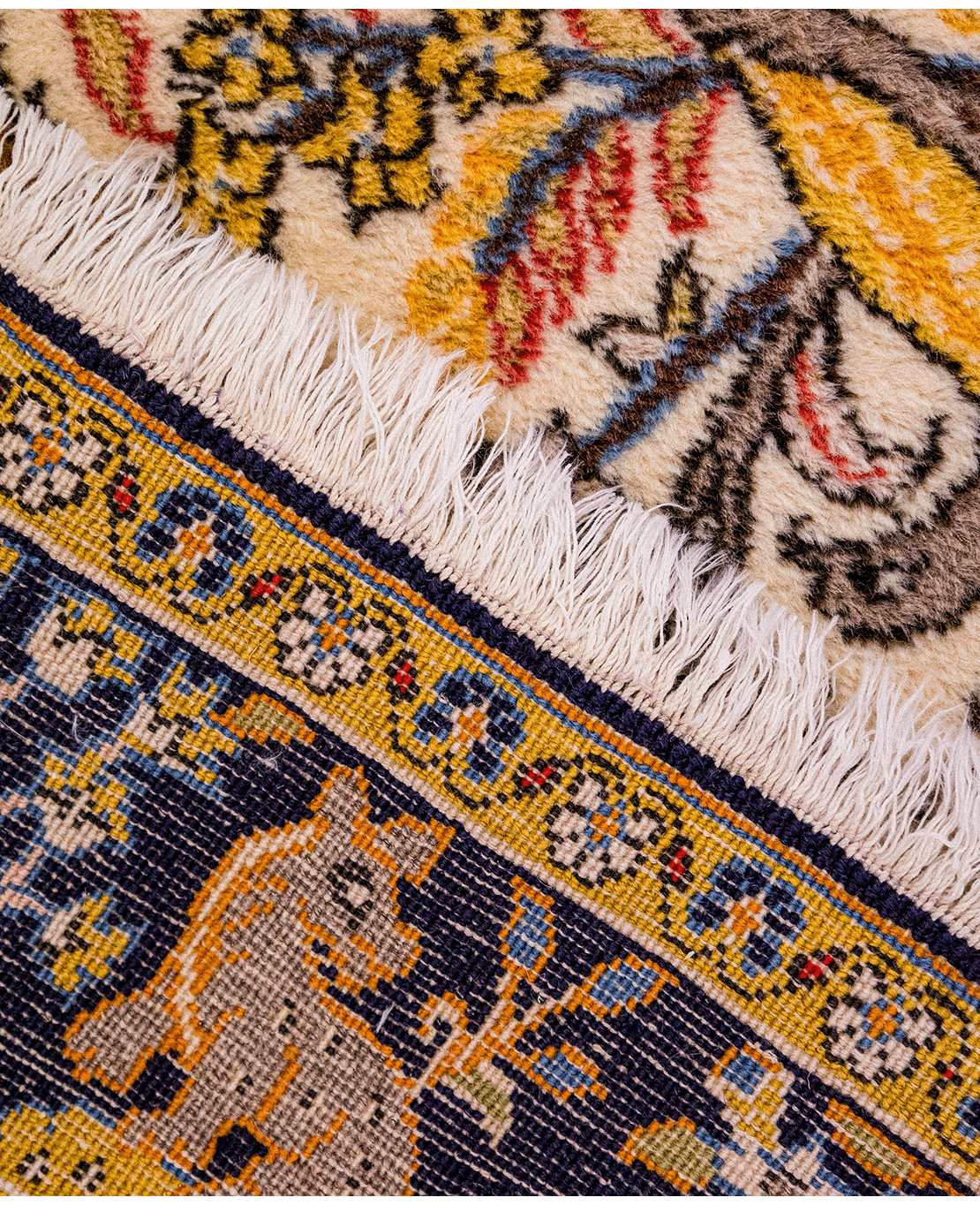 Qum handmade wool wall rug with silk highlights - Image 3