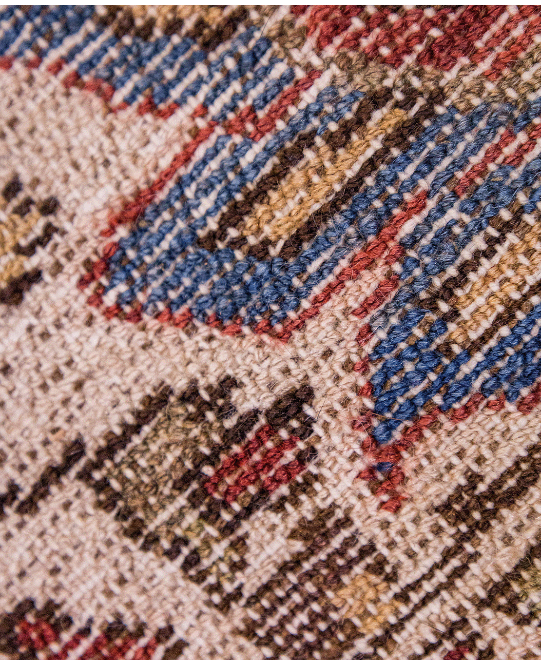 Iranian Bakhtiari handmade wool rug - Image 5