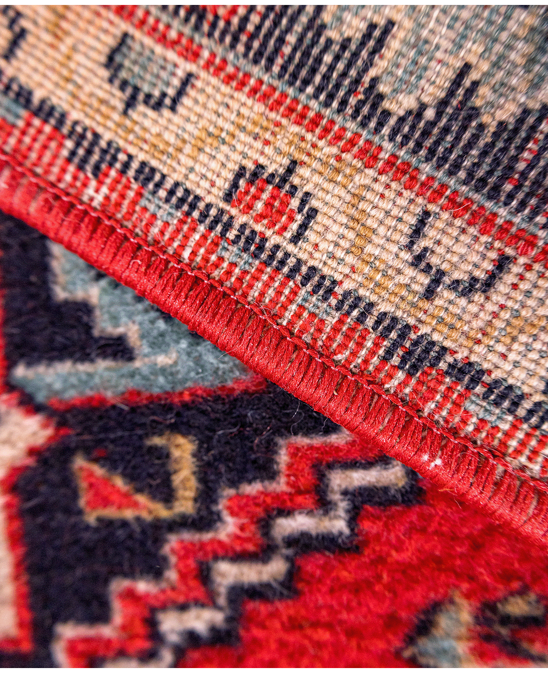 Classic machine-made wool rug - Image 4