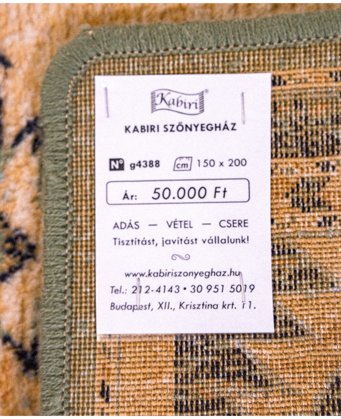 Classic machine-made wool rug - Image 6