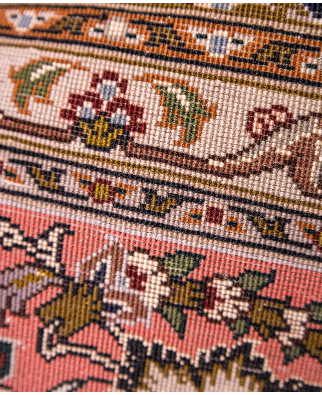 Iranian Tabriz handmade wool rug with silk outlines - Image 5