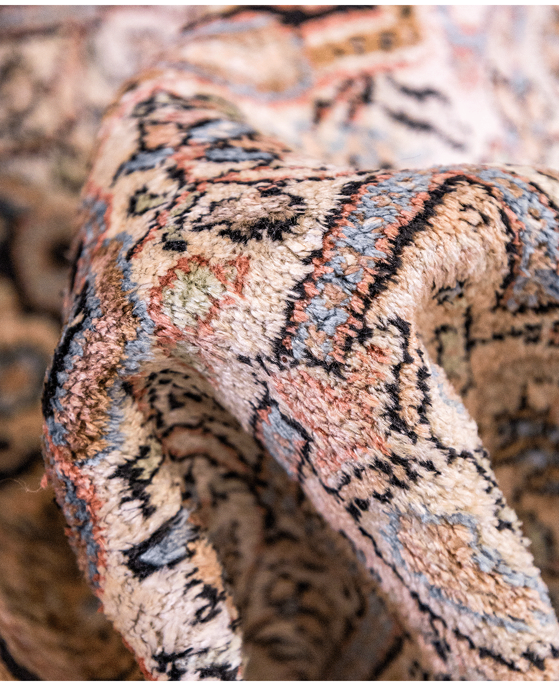 Pakistani Kashmiri handmade silk rug - Image 4