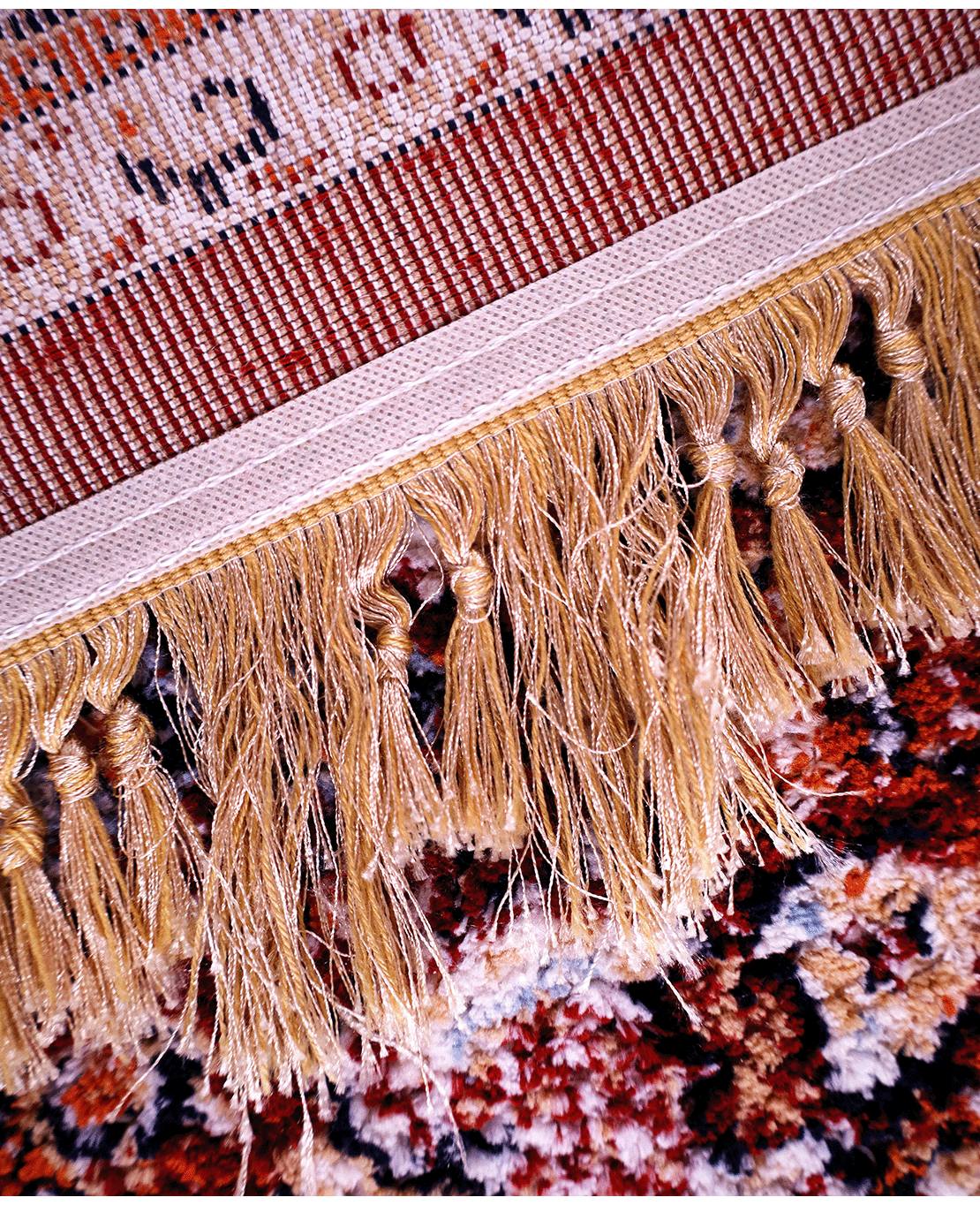 Classic machine-made rug - Image 4