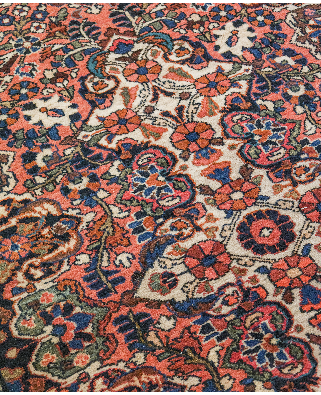 Iranian Bakhtiari handmade wool rug - Image 2
