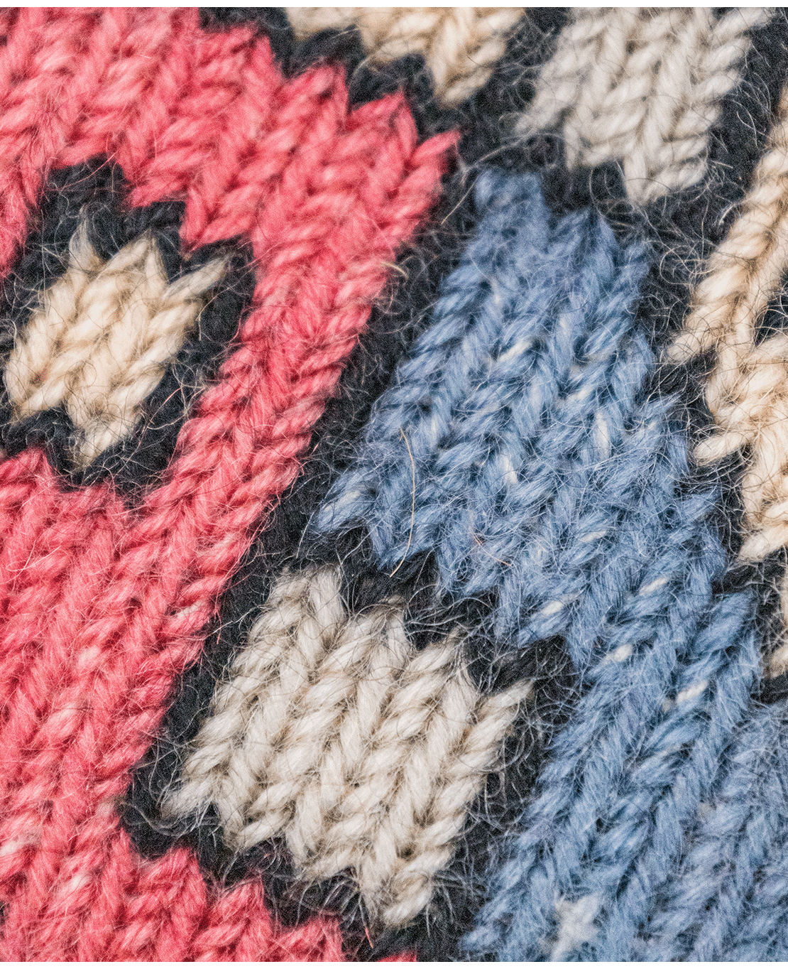 Hungarian sumak kilim tablecloth - Image 4