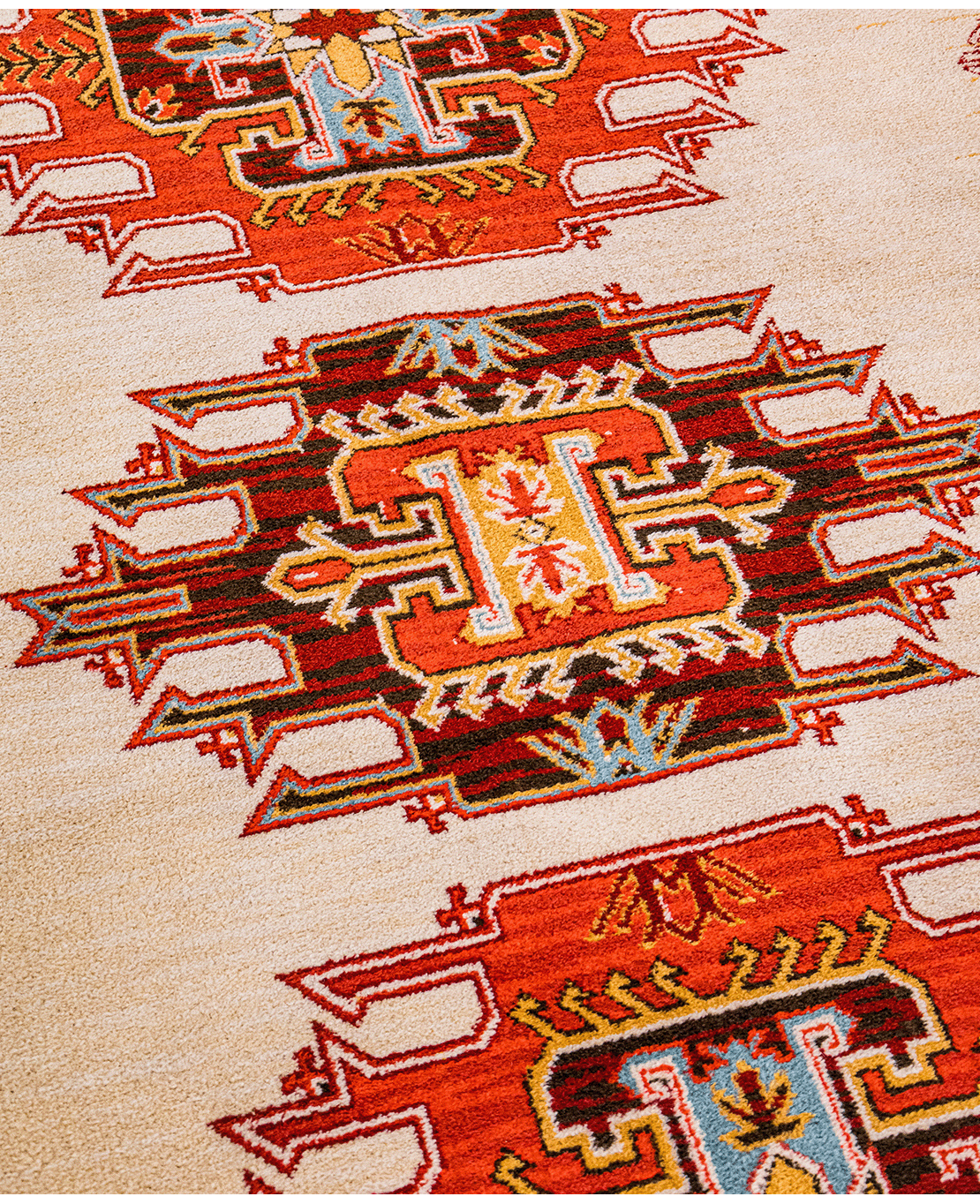 Classic machine-made wool rug - Image 3