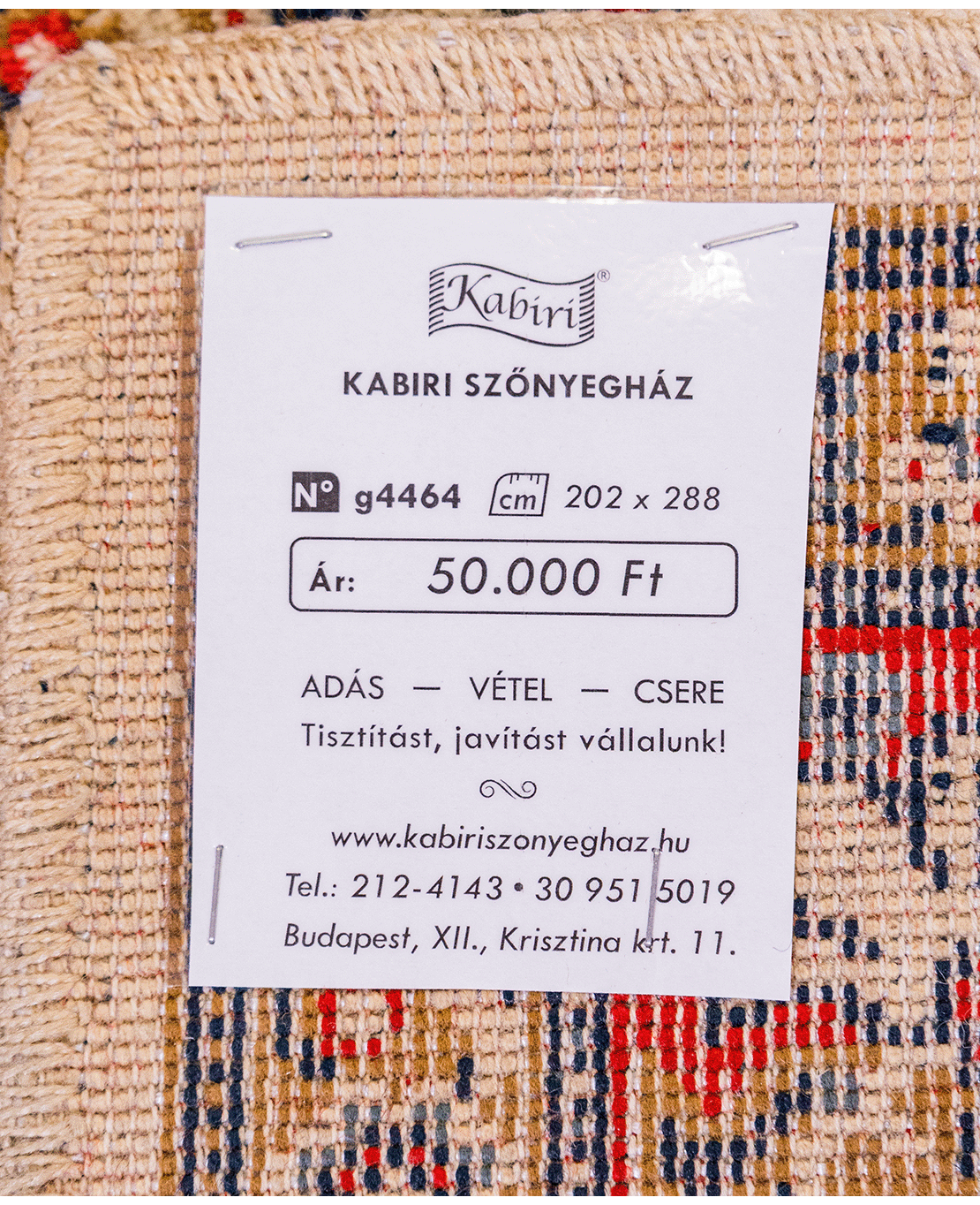 Classic machine-made wool rug - Image 6