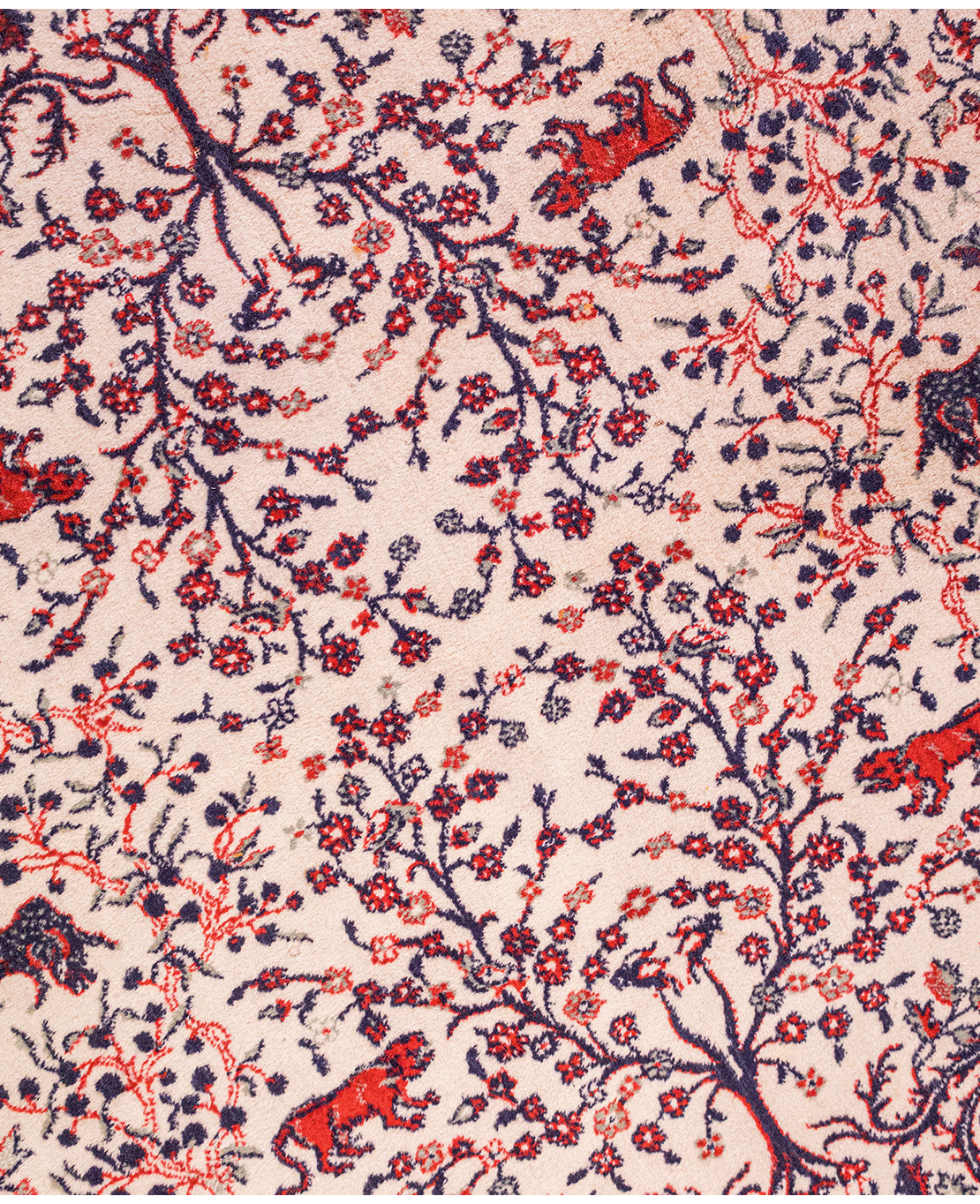 Classic machine-made wool rug - Image 3