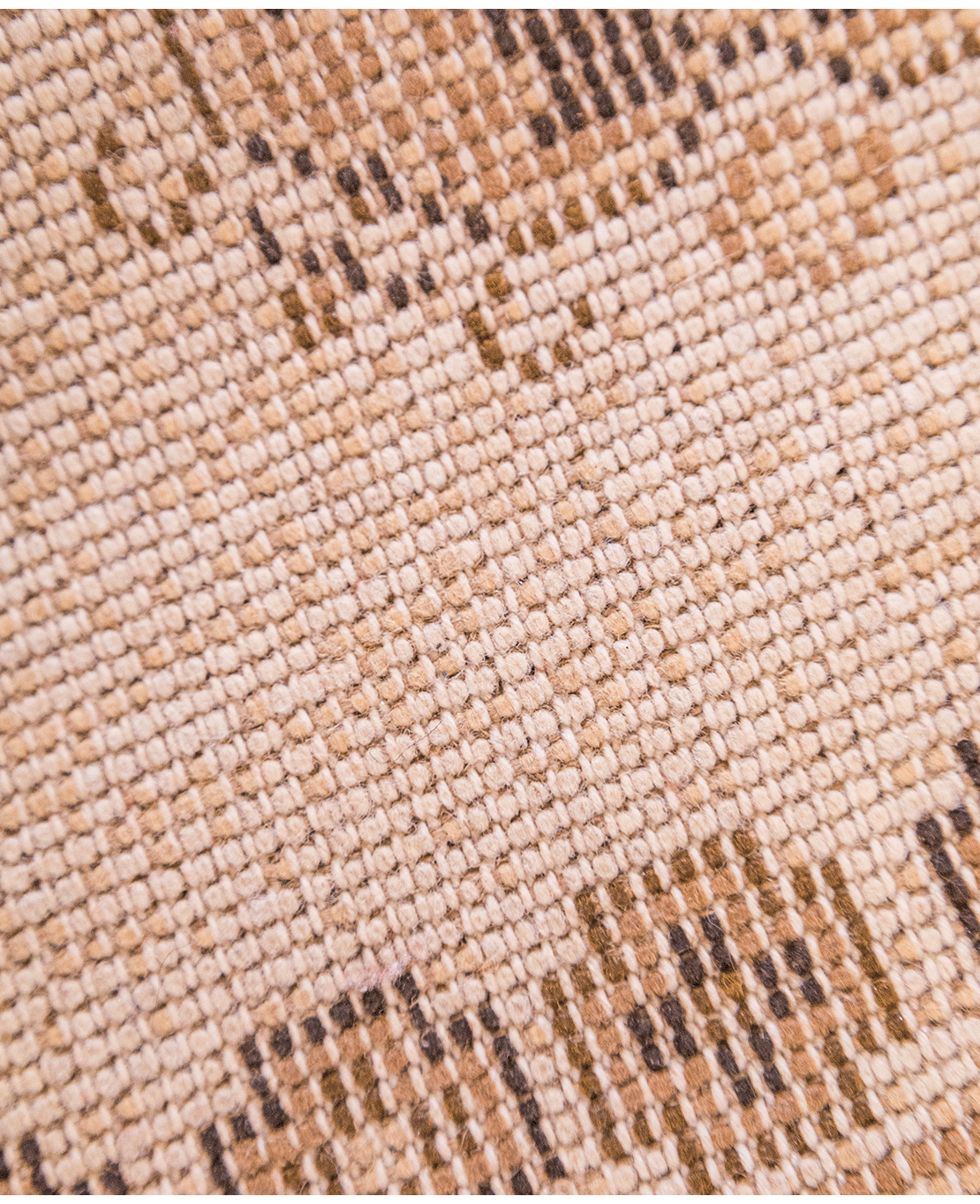 Classic machine-made rug - Image 5