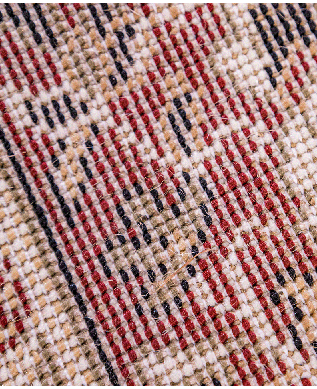 Classic machine-made rug - Image 4