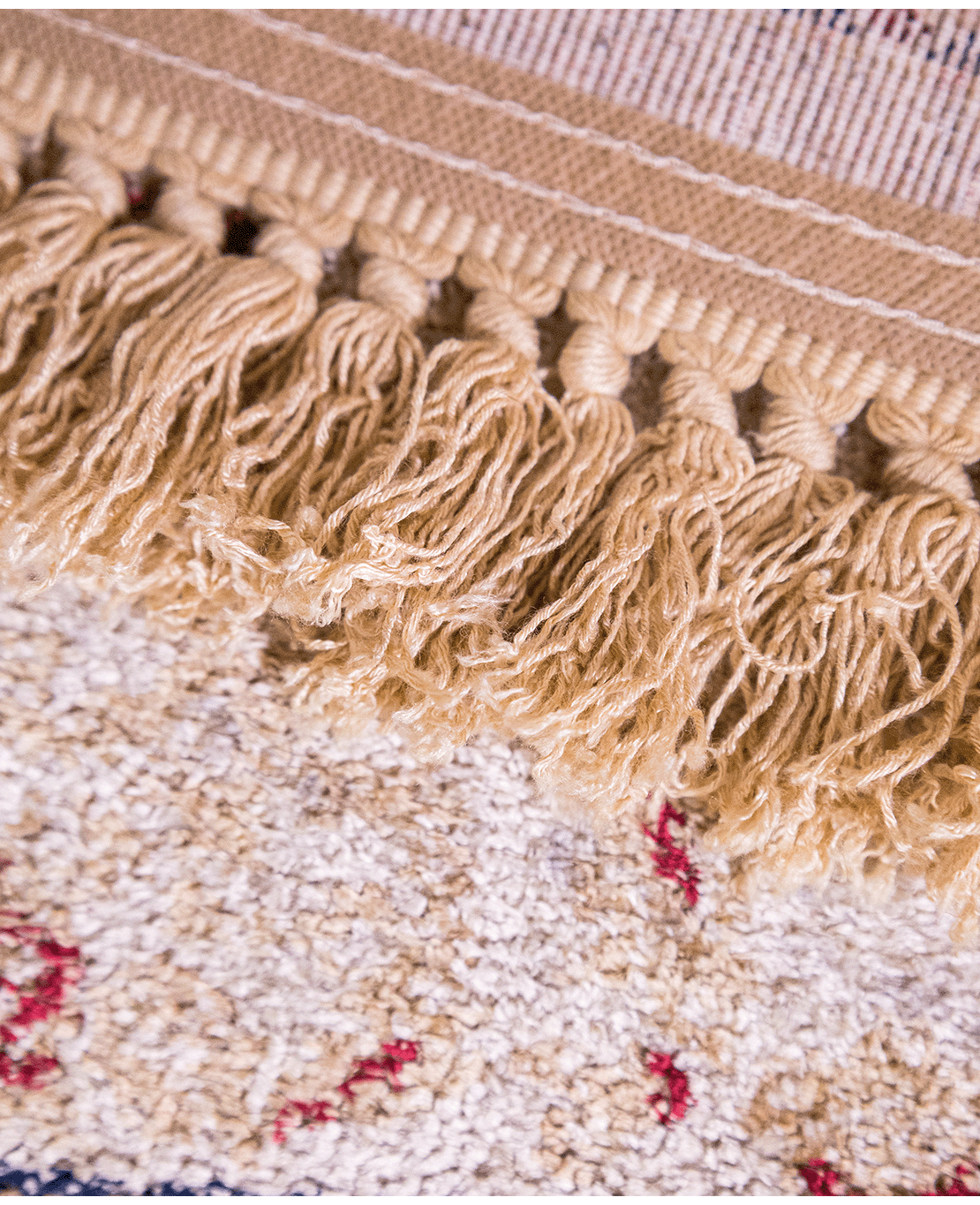Machine-made cotton and silk rug - Image 4