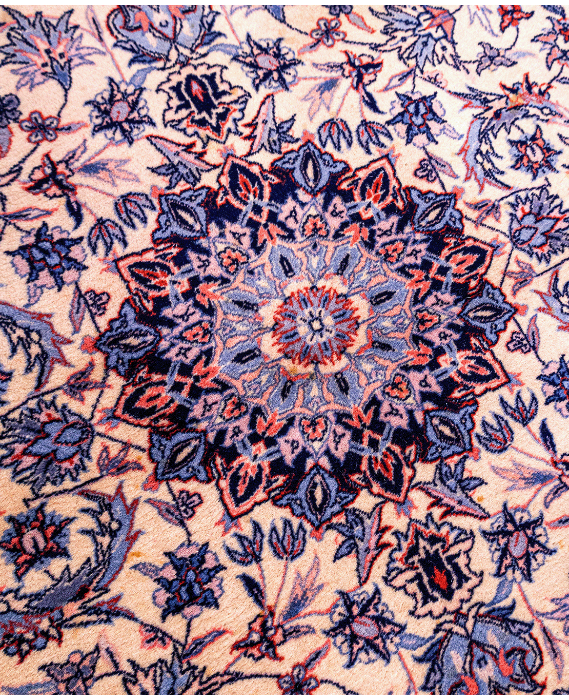 Iranian Isfahan handmade wool rug - Image 3