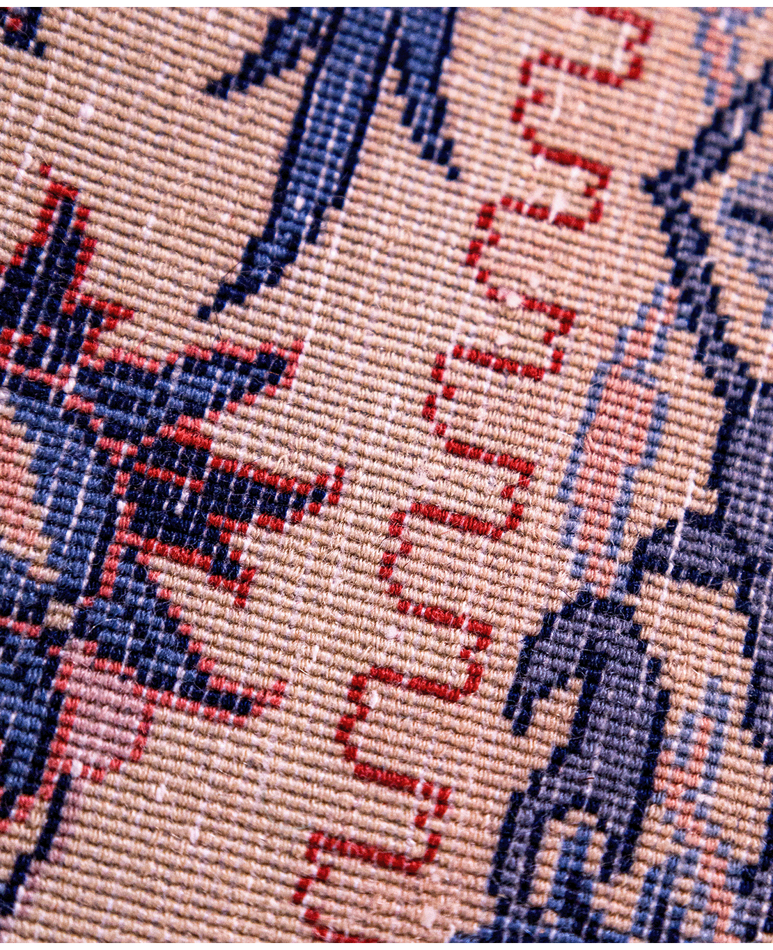 Iranian Isfahan handmade wool rug - Image 5