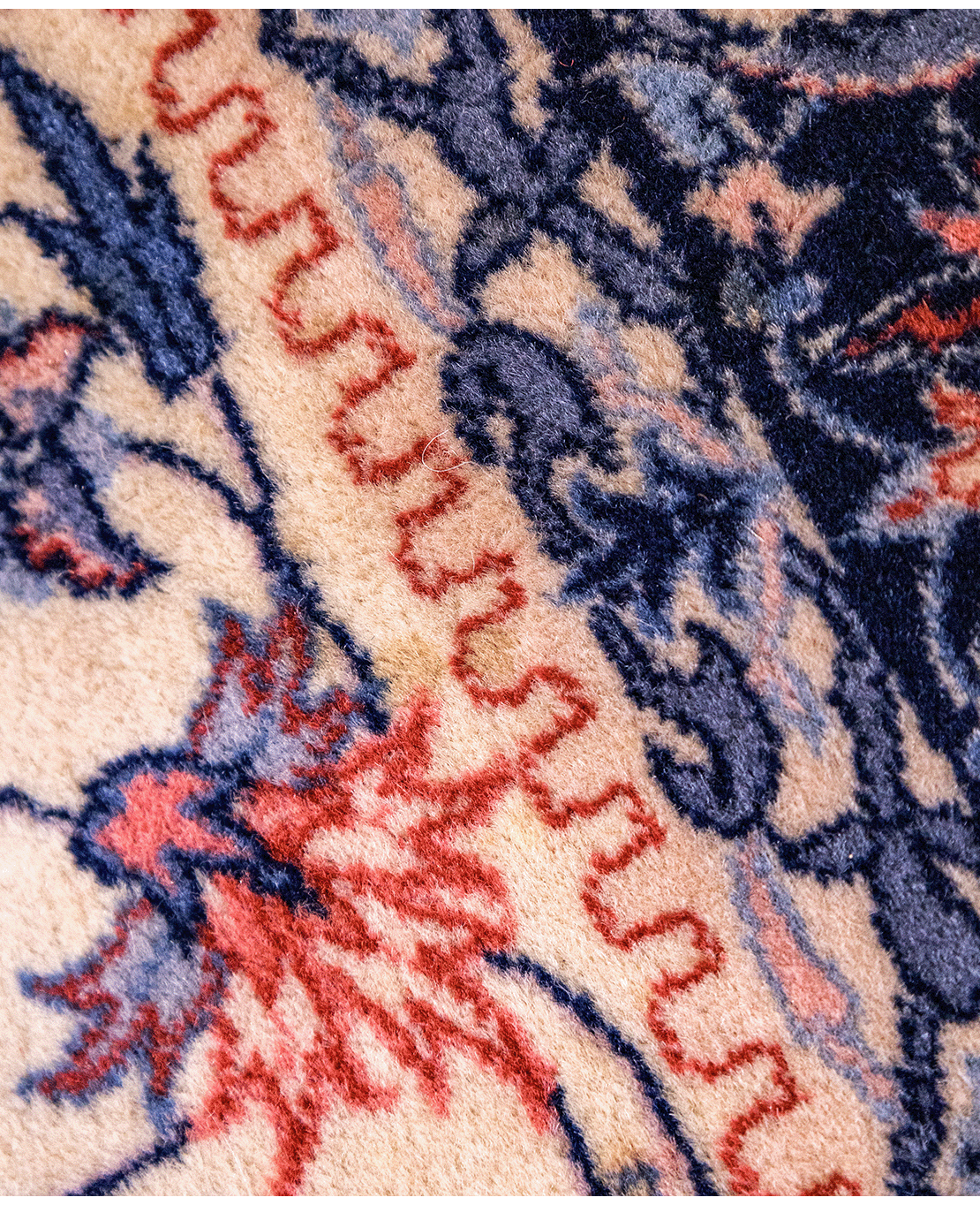 Iranian Isfahan handmade wool rug - Image 7
