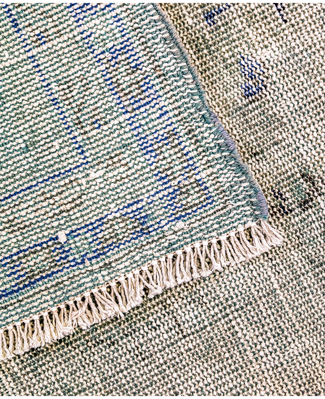 Indian vintage hand-knotted wool rug - Image 2