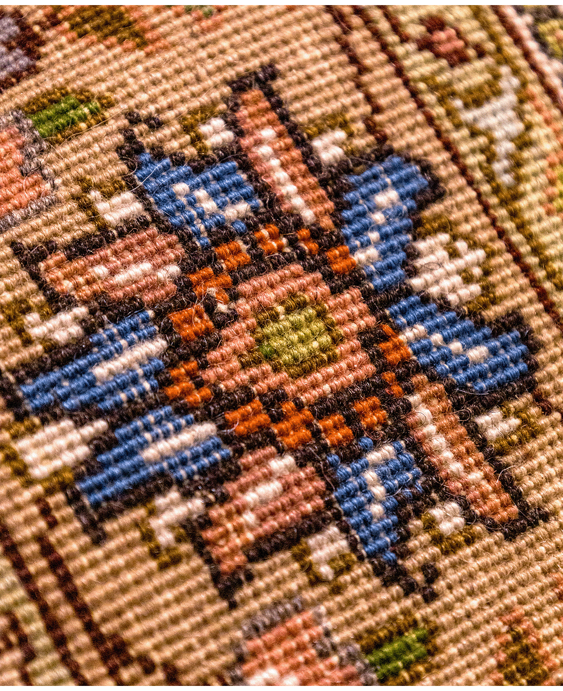 Albanian hand-knotted wool rug - Image 5