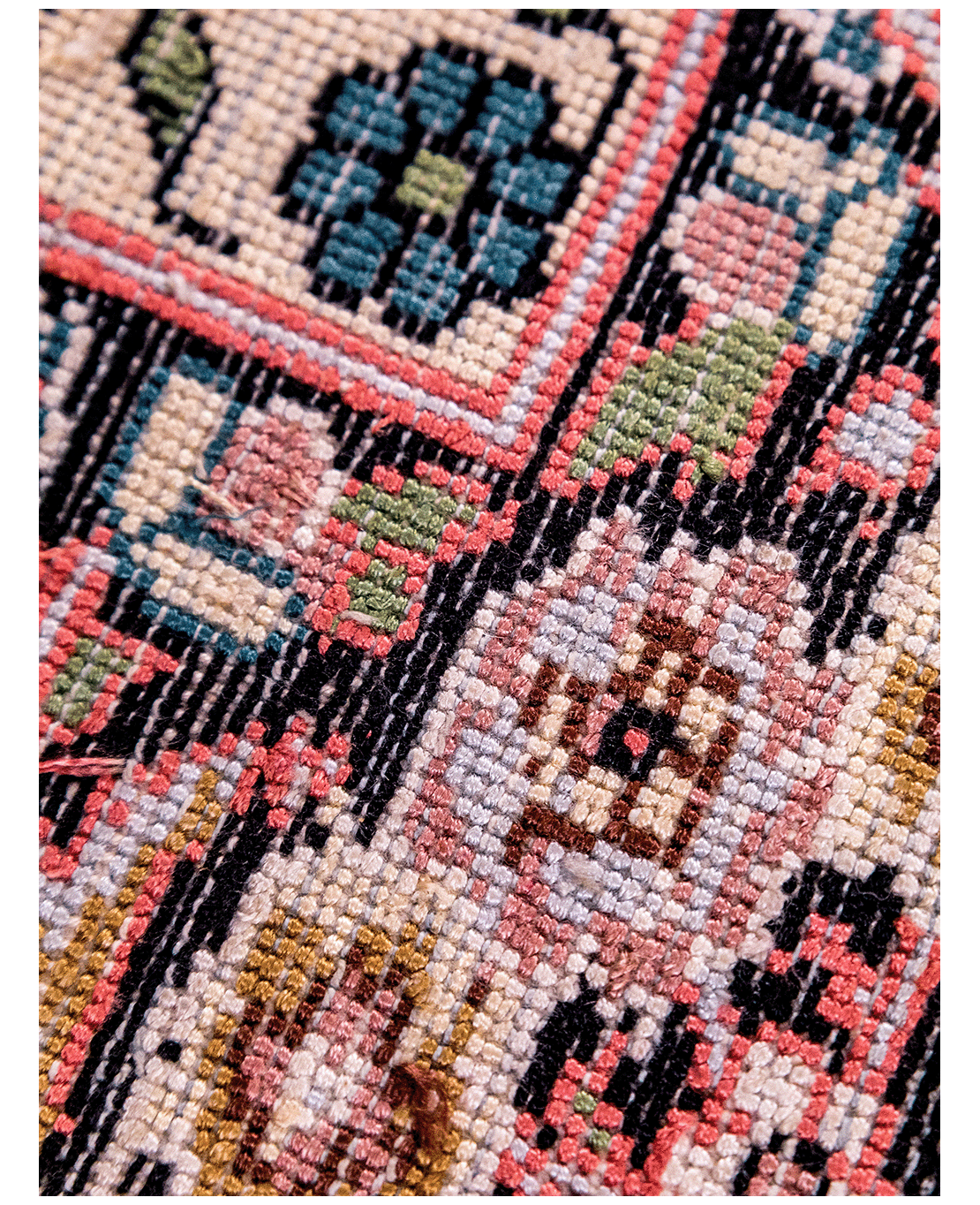 Indian Kashmiri handmade silk rug - Image 5