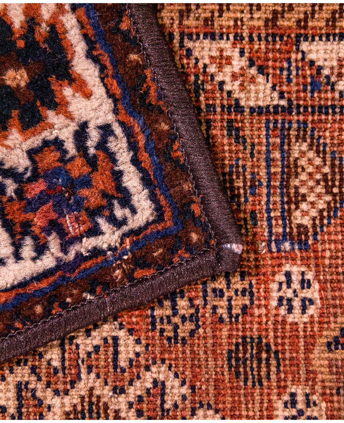 Iranian nomadic hand-knotted wool rug - Image 3