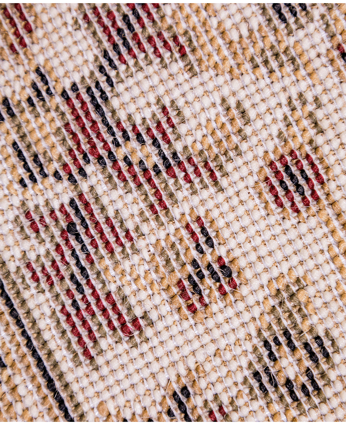 Classic machine-made rug - Image 3