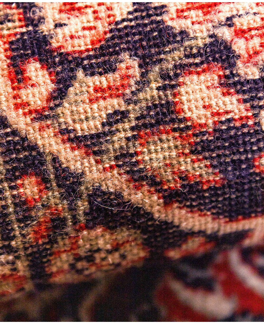 Classic machine-made rug - Image 4