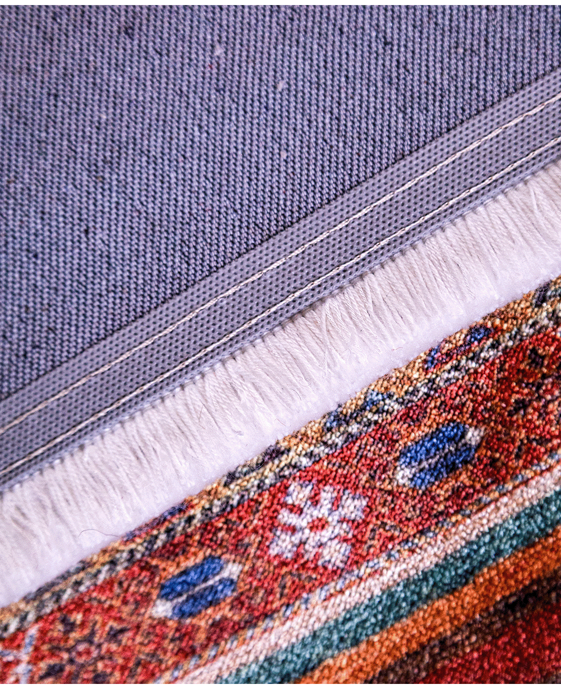 Classic machine-made rug - Image 4