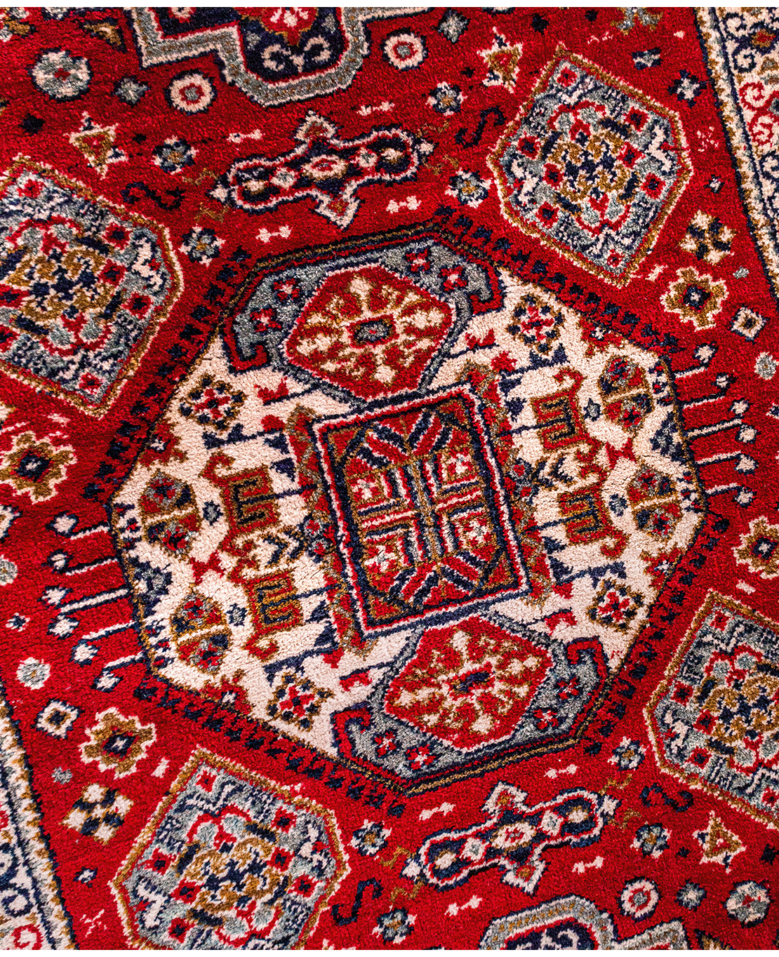 Classic machine-made rug - Image 3