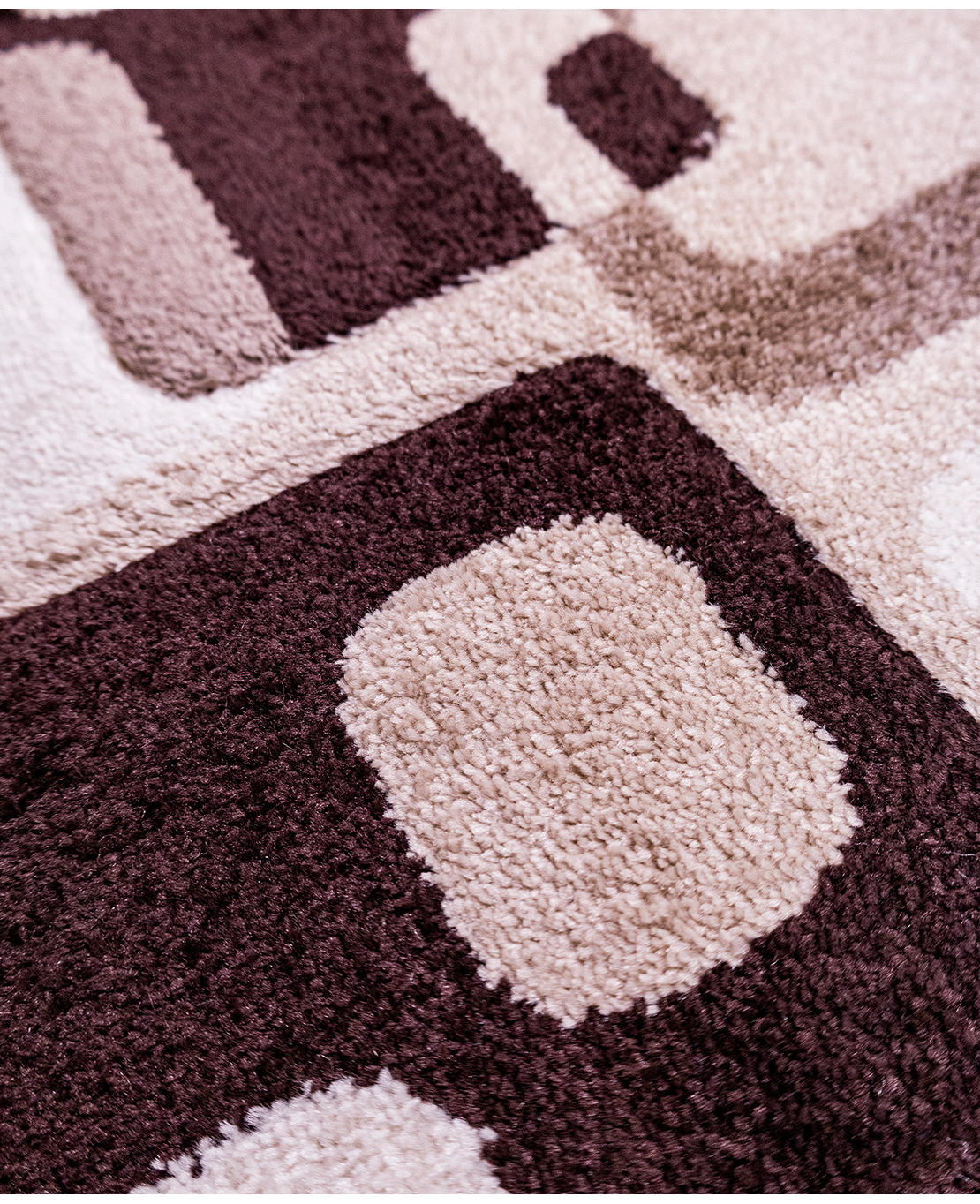 Modern machine-made rug - Image 2