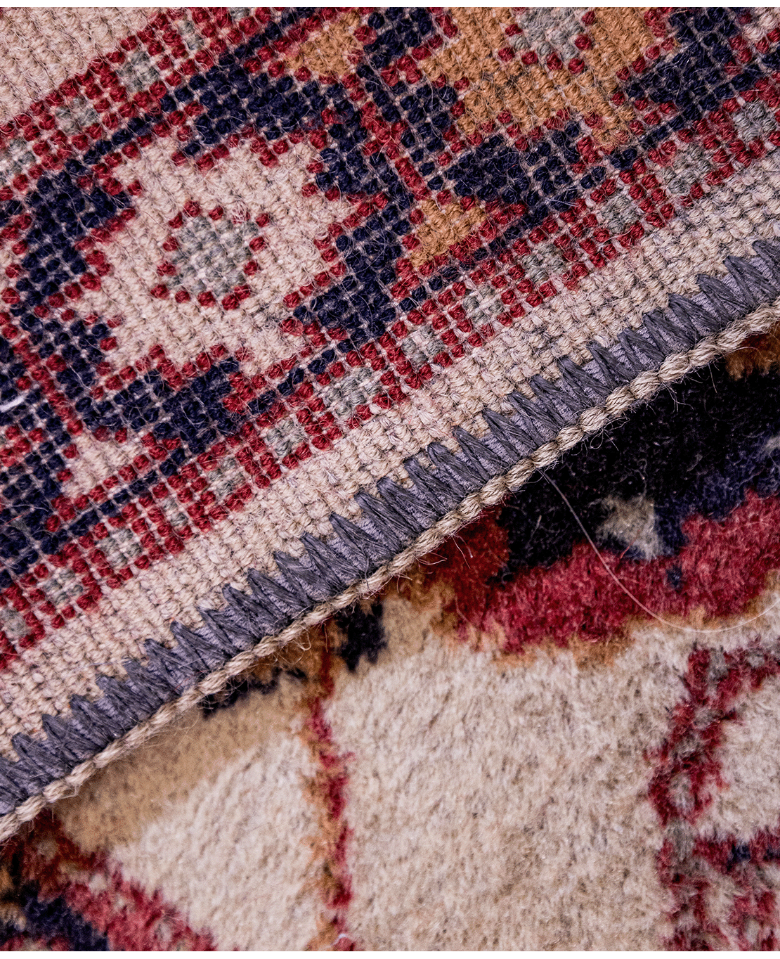 Classic machine-made wool rug - Image 5