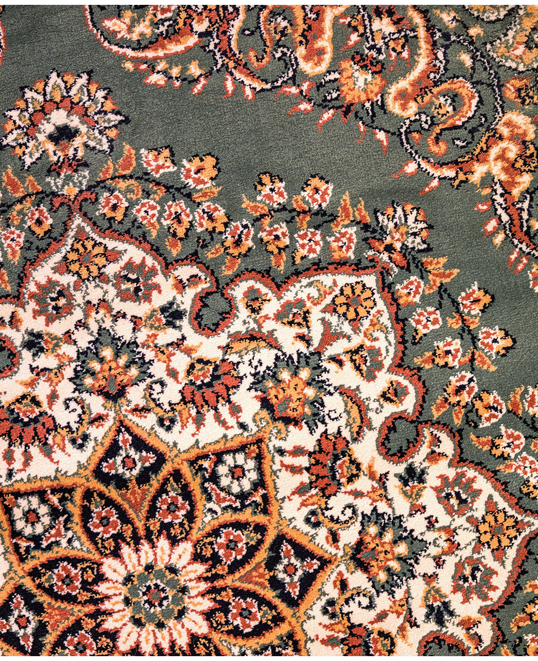 Classic machine-made rug - Image 3