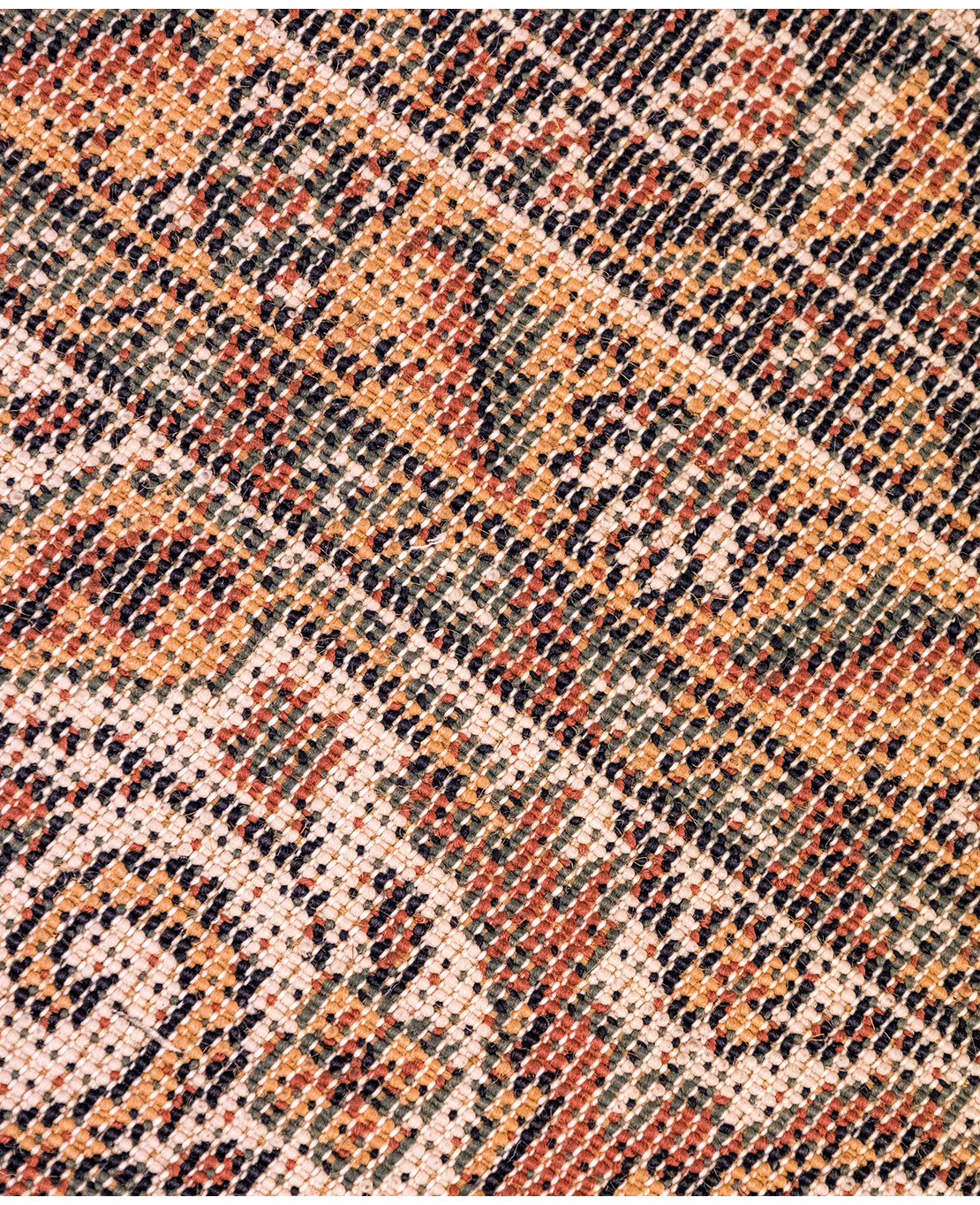 Classic machine-made rug - Image 6